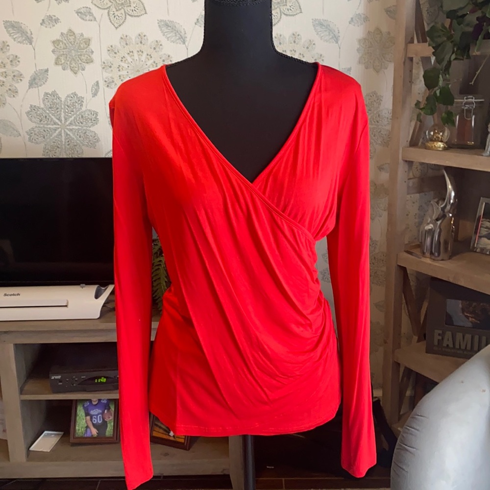 🩵 B2G1 Red faux wrap long sleeve top, large